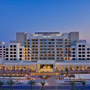 5* Semesteranläggning (resort) Hilton Yas Island